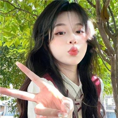 鬓边不是牡丹红